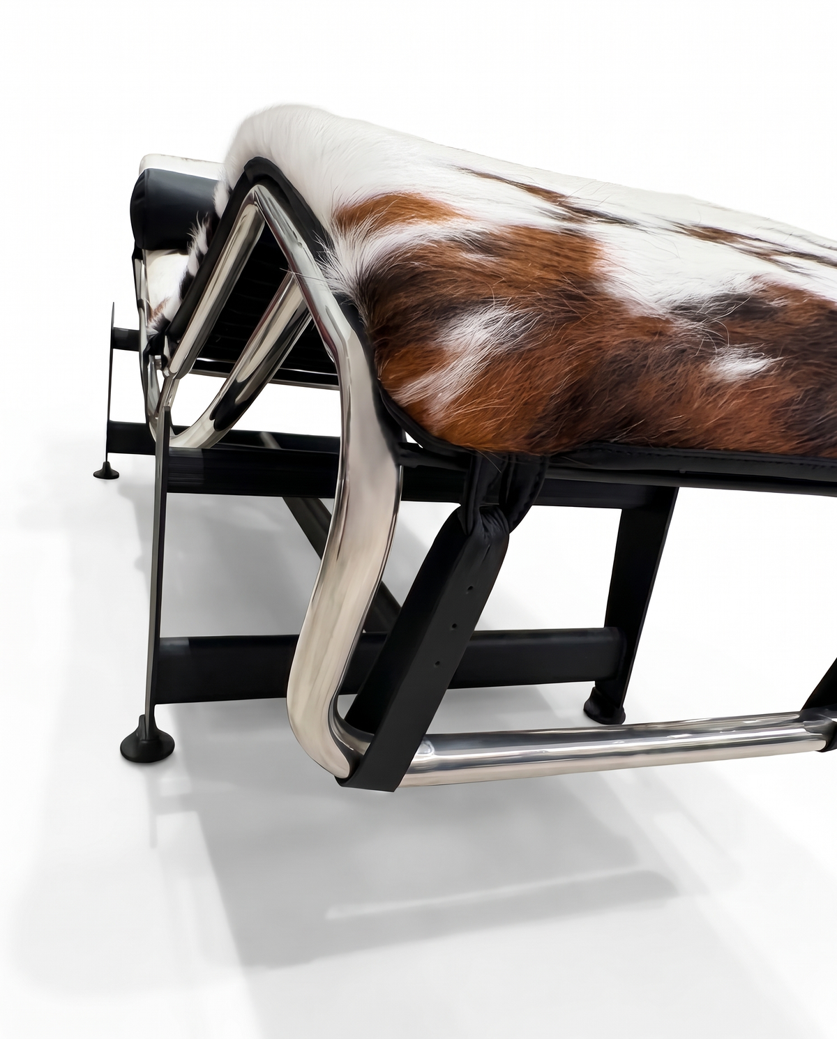 Corbusier Curve Lounge Chair