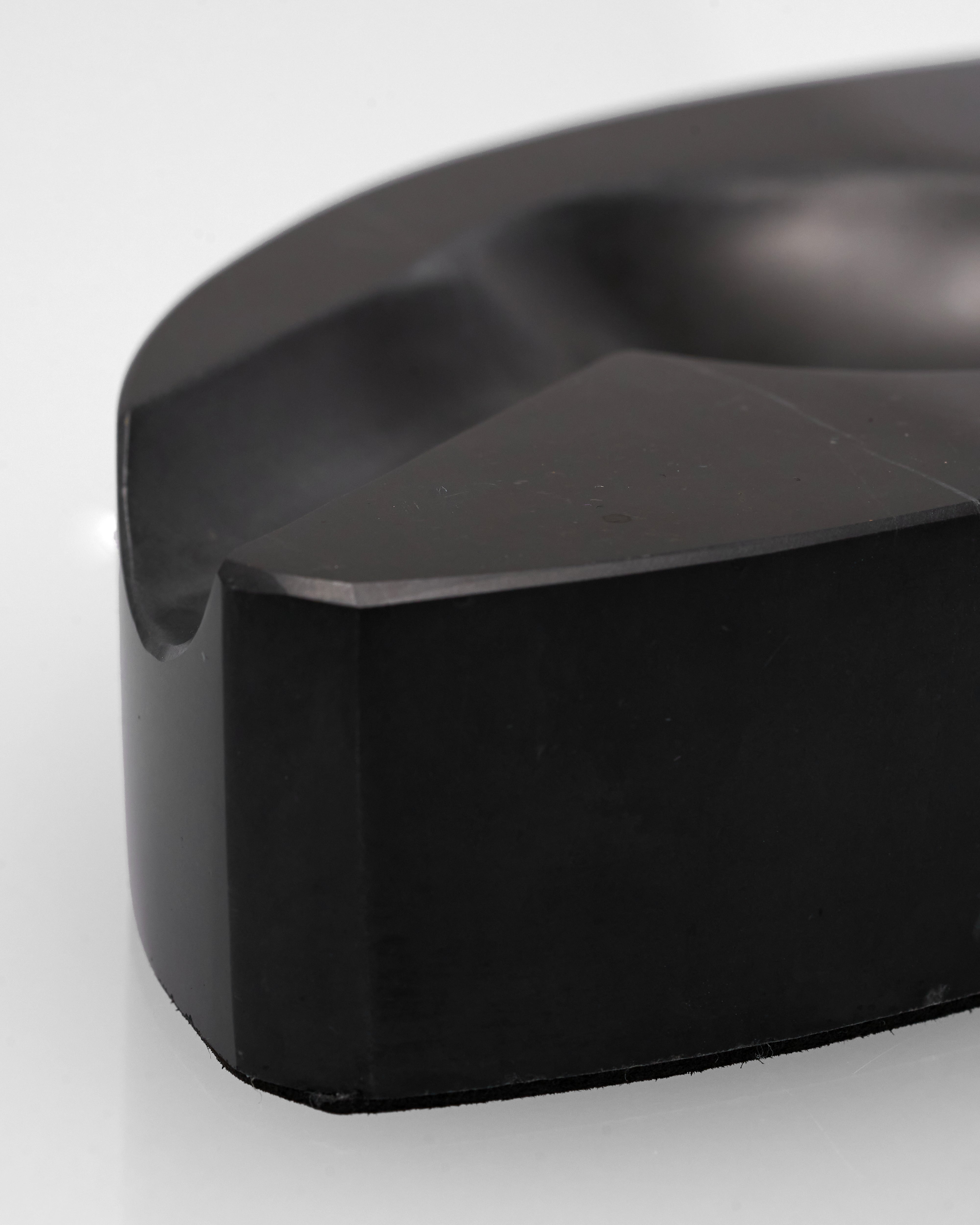 Oak Oval Black Marble Ashtray
