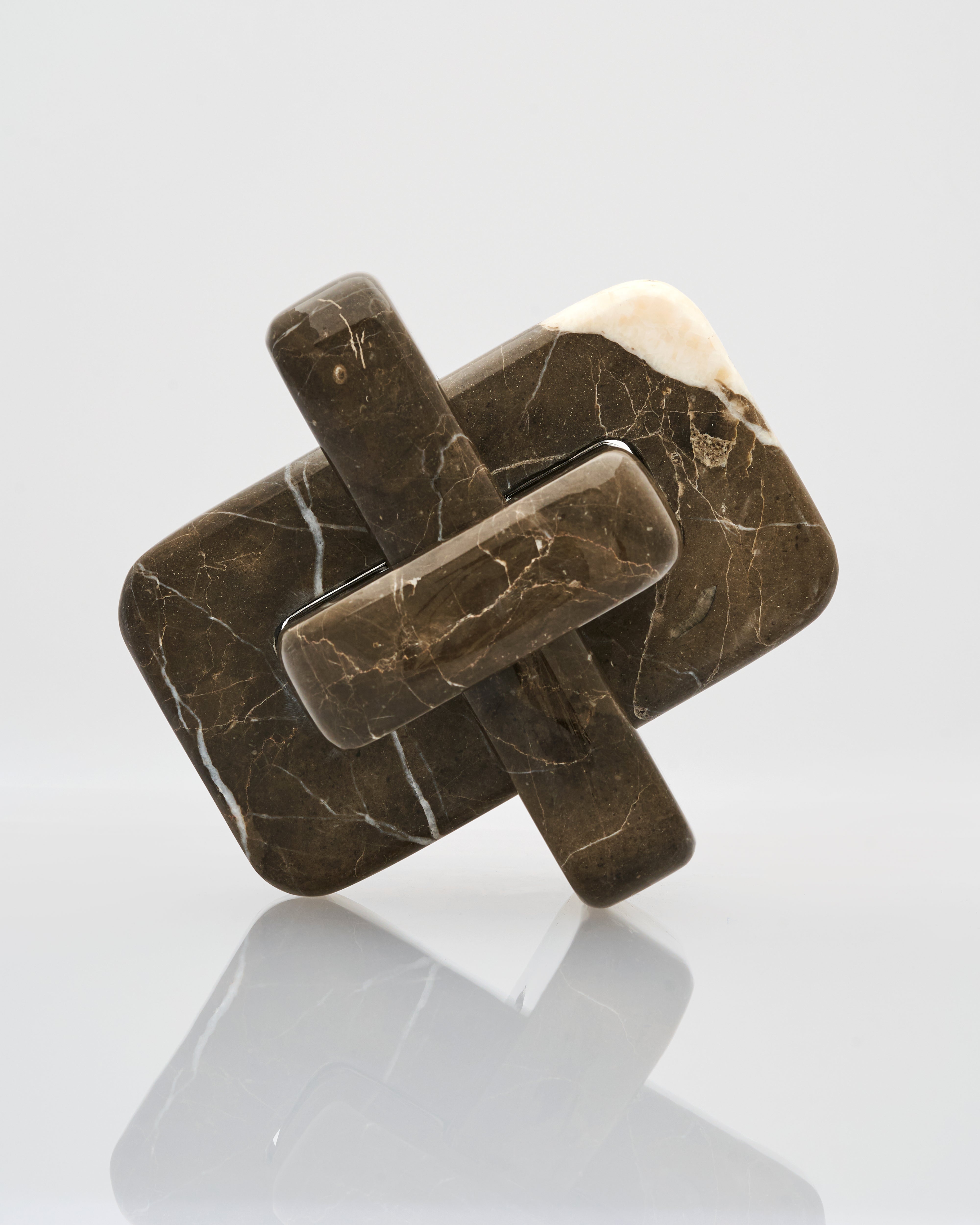 Marble Puzzle Knot Decor