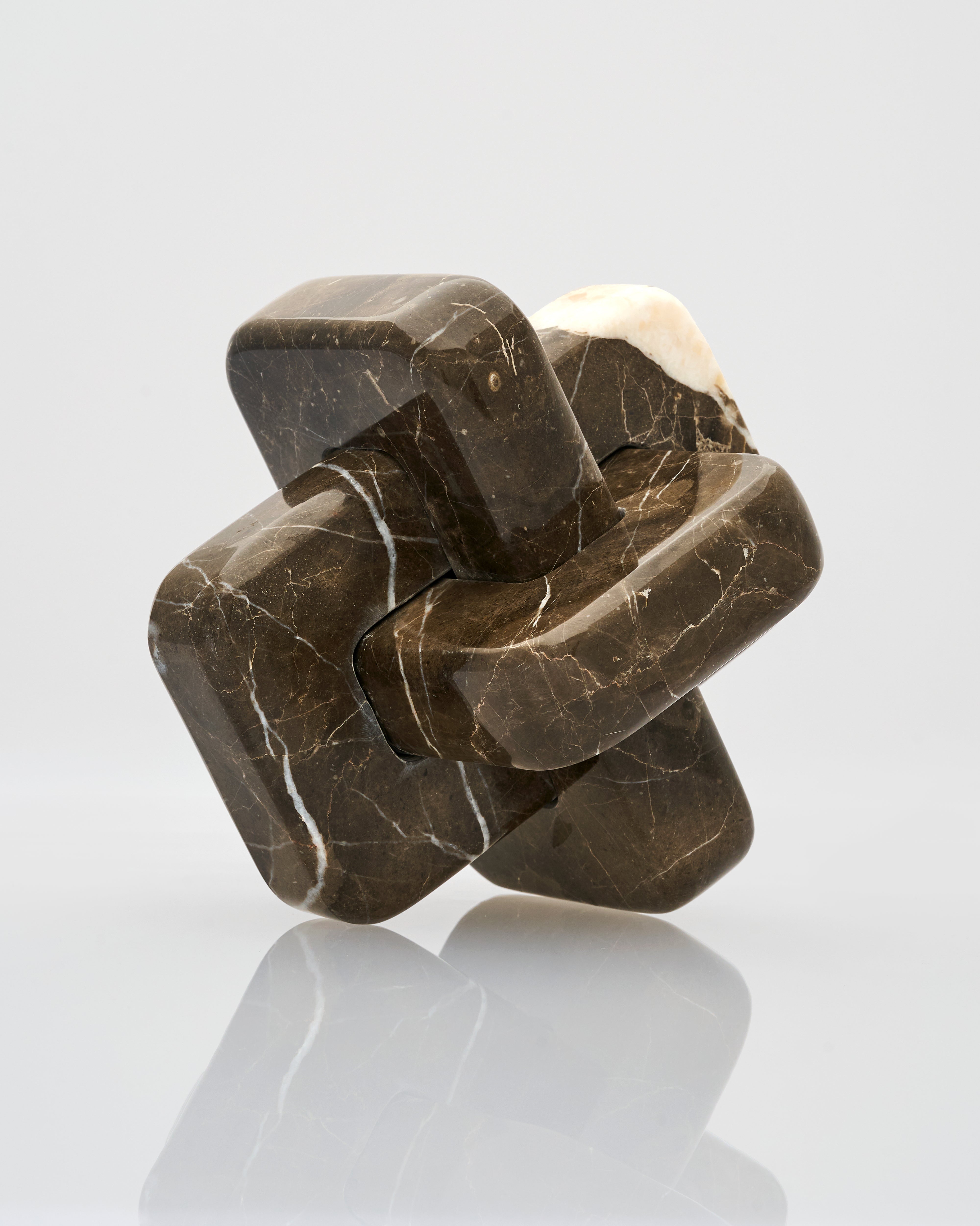 Marble Puzzle Knot Decor