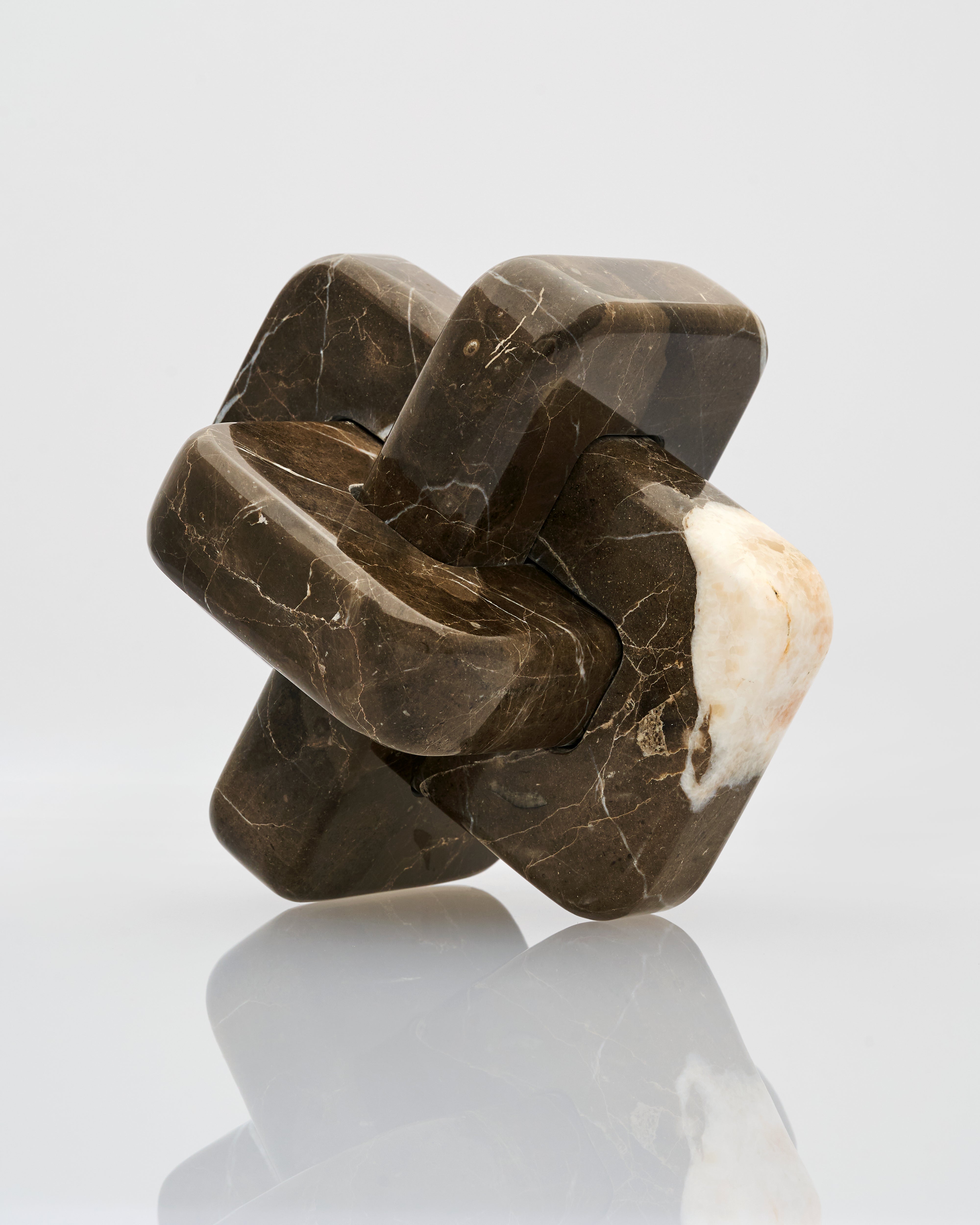 Marble Puzzle Knot Decor