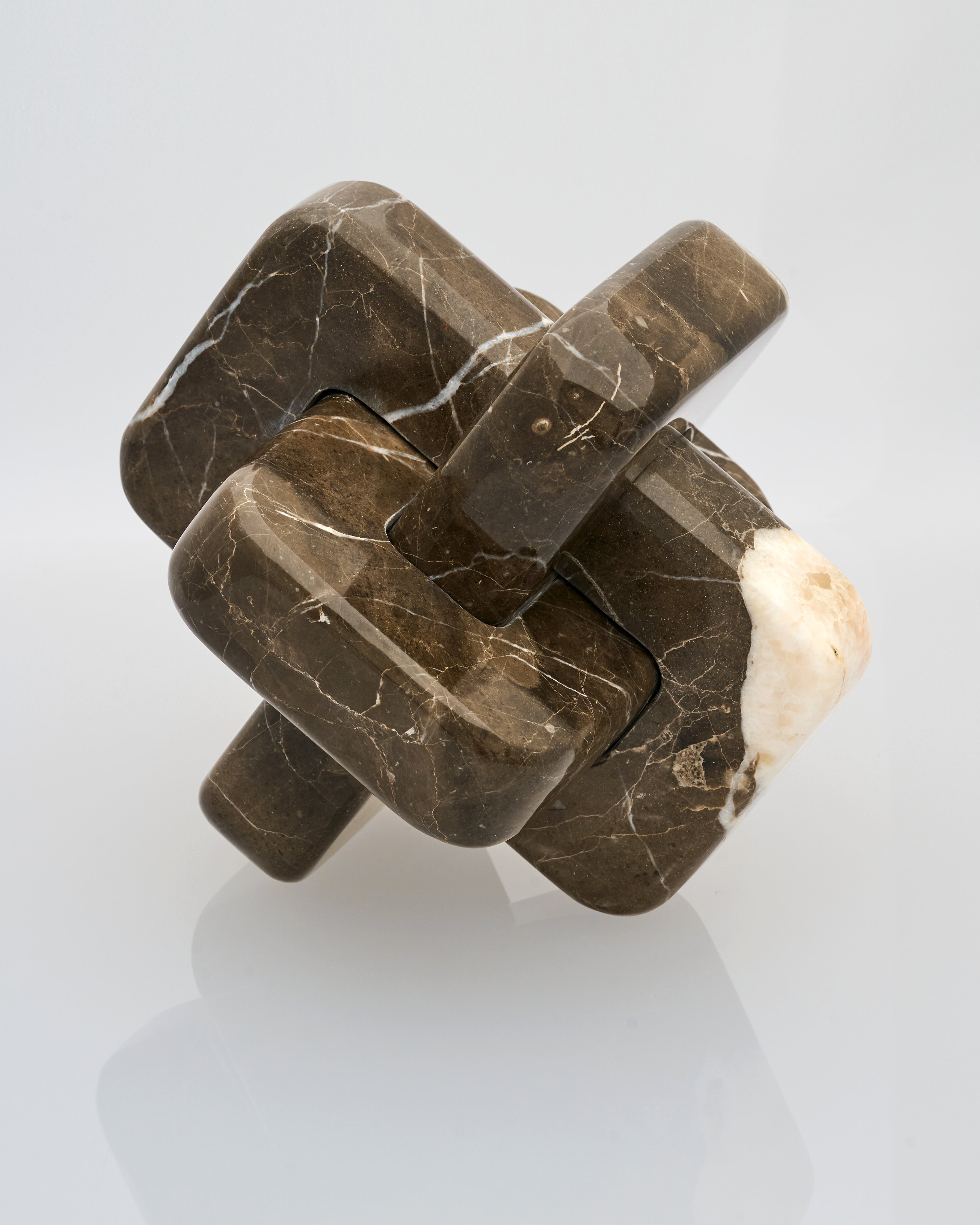 Marble Puzzle Knot Decor