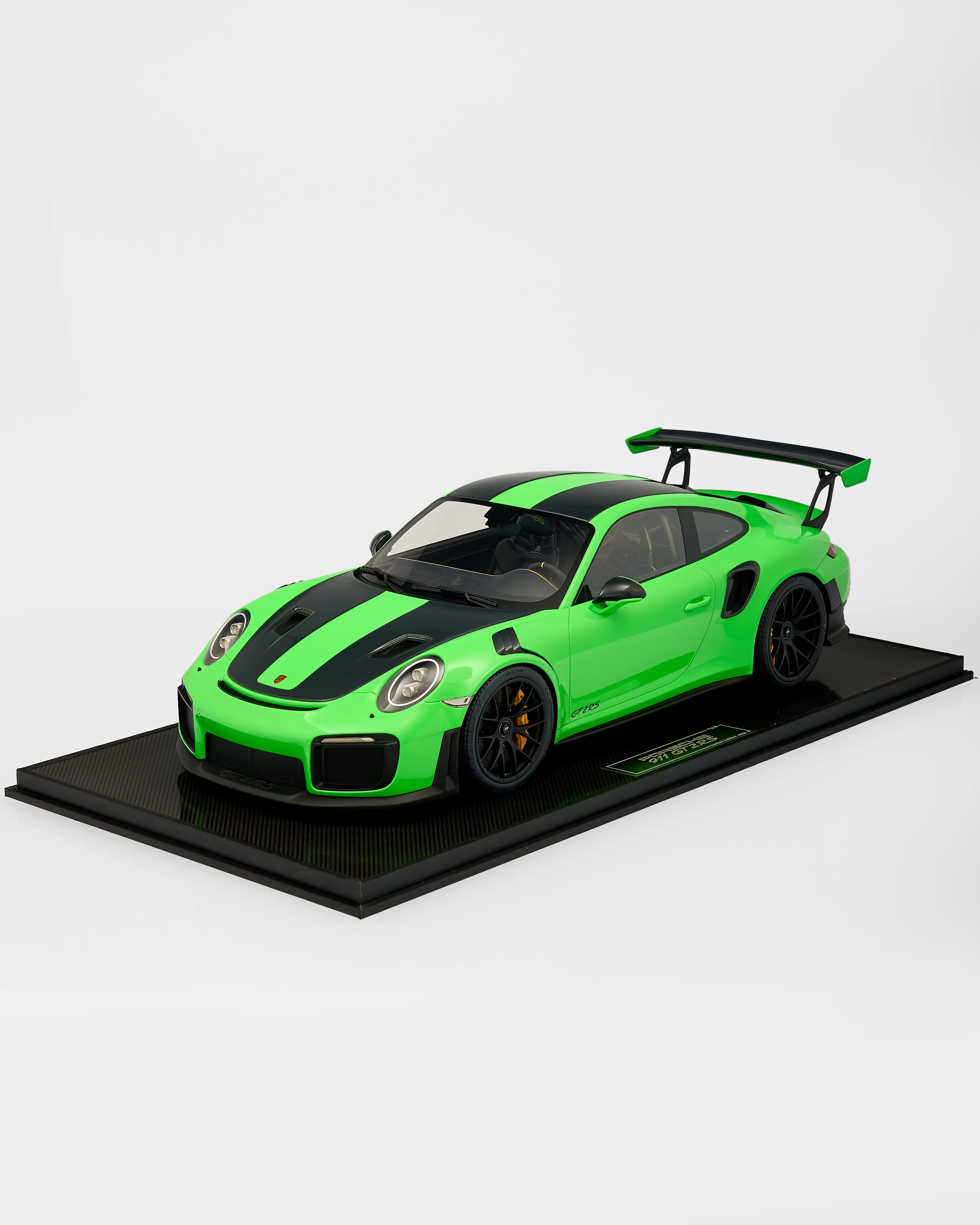 Porsche 911 GT2RS Viper Green Limited Edition (15/20) 1:8 Scale Model