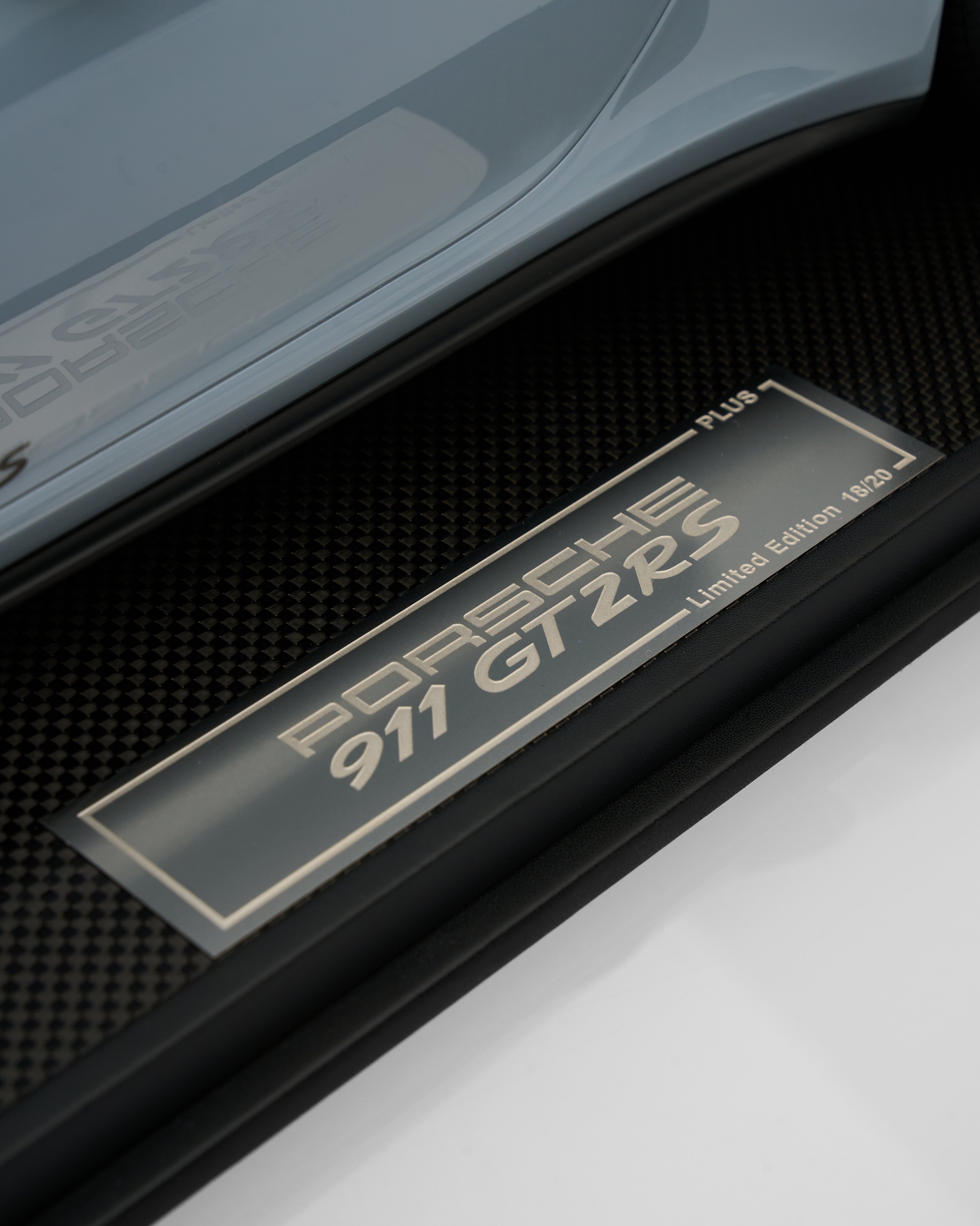 Porsche 911 GT2RS Chalk Gray Limited Edition (18/20) 1:8 Scale Model