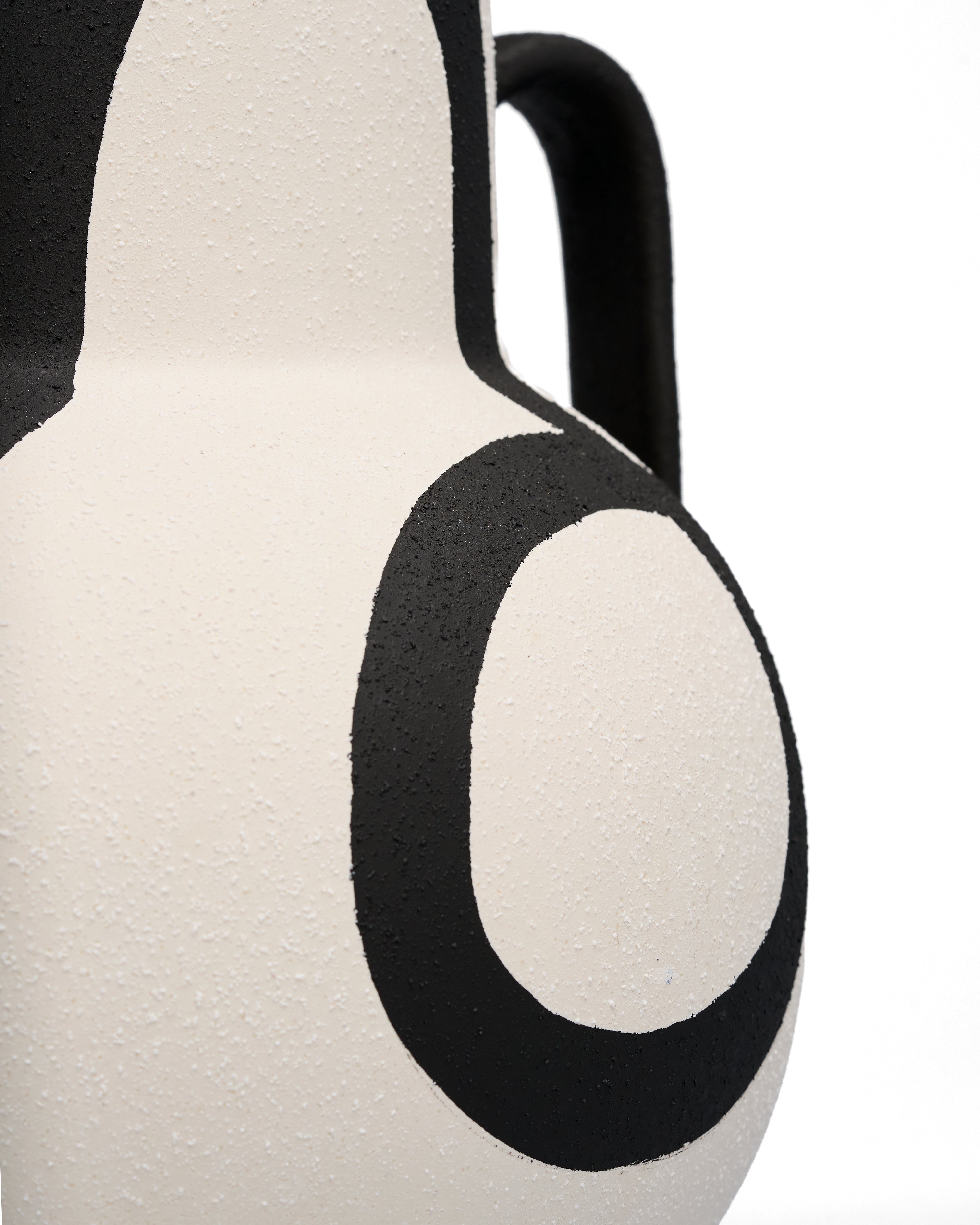 The Monochrome Motif Decor