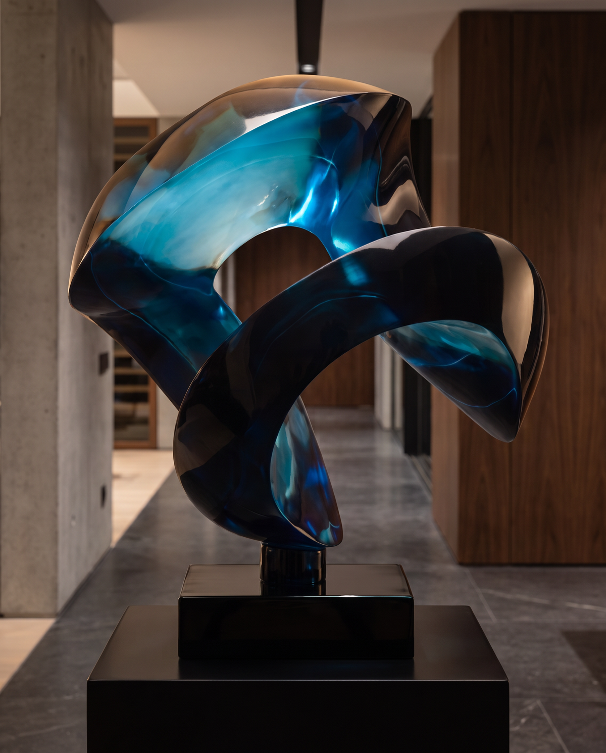Vero Swing Blue Sculpture