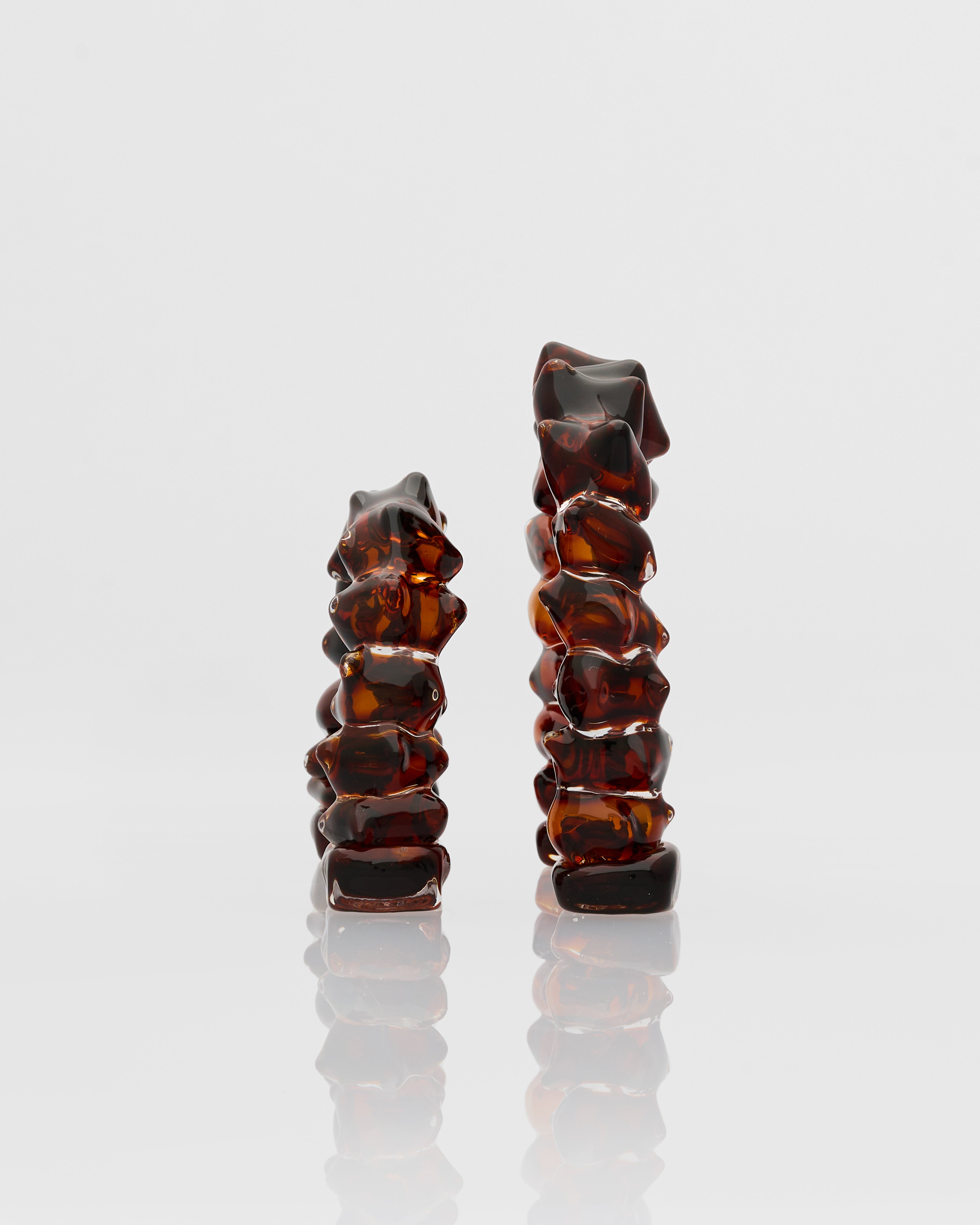 Side view of Arc Ring Glass Decor Set highlighting interlocking rings and refined glass craftsmanship