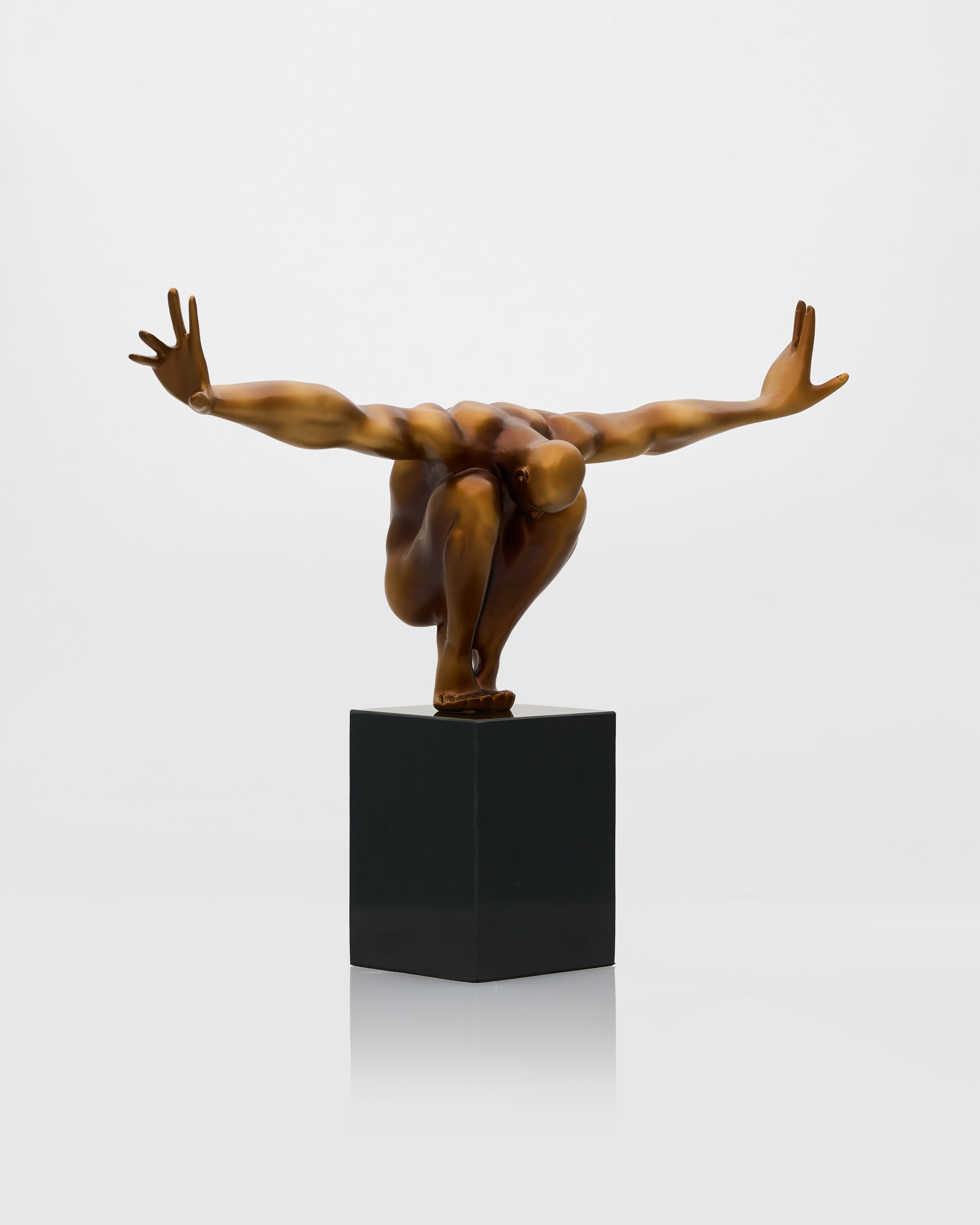 Athletic Male Posture Sculpture – Standing on Toe