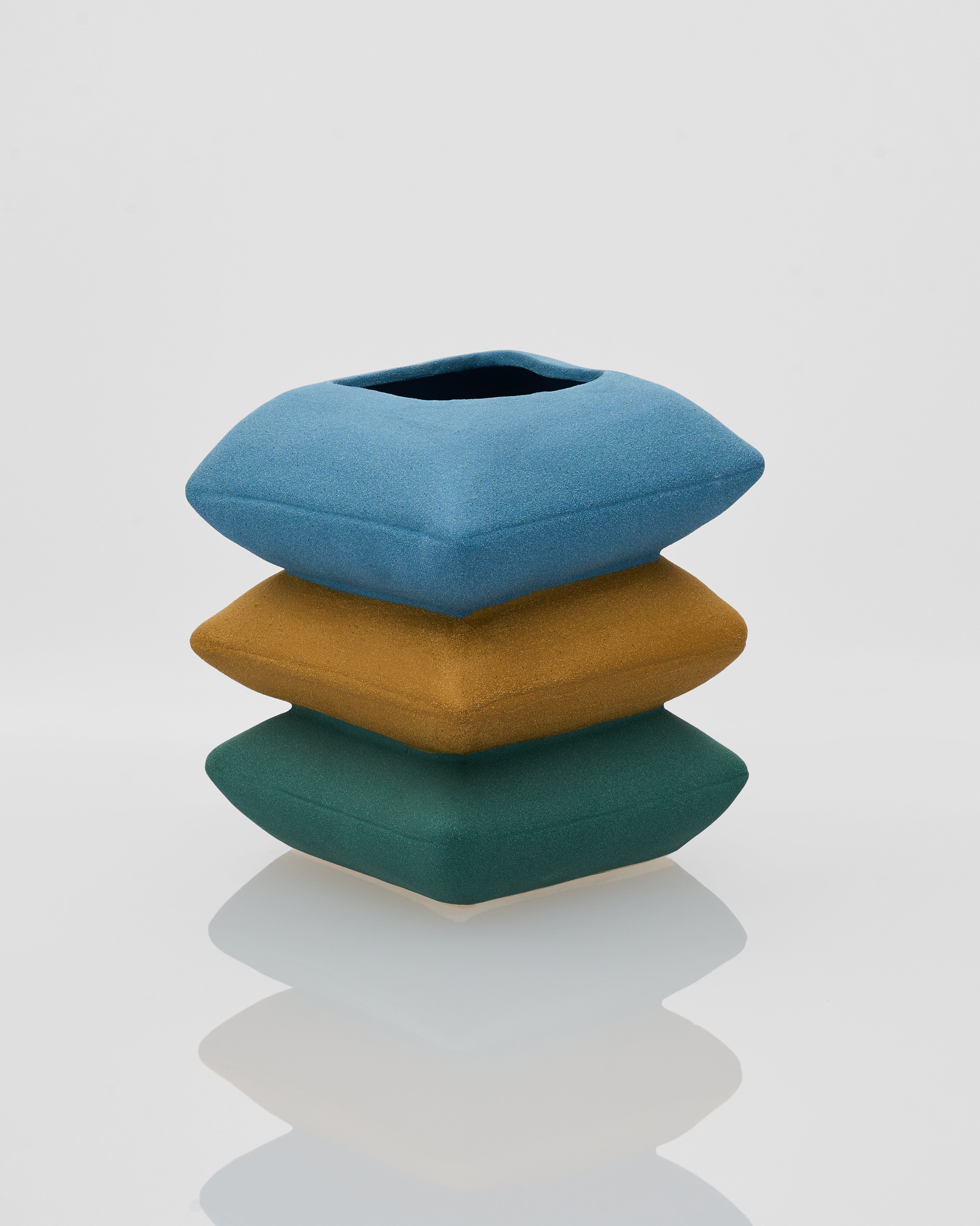 Side view of Ceramic Pillow Deck 3 Layered highlighting elegant layered form and premium ceramic finish