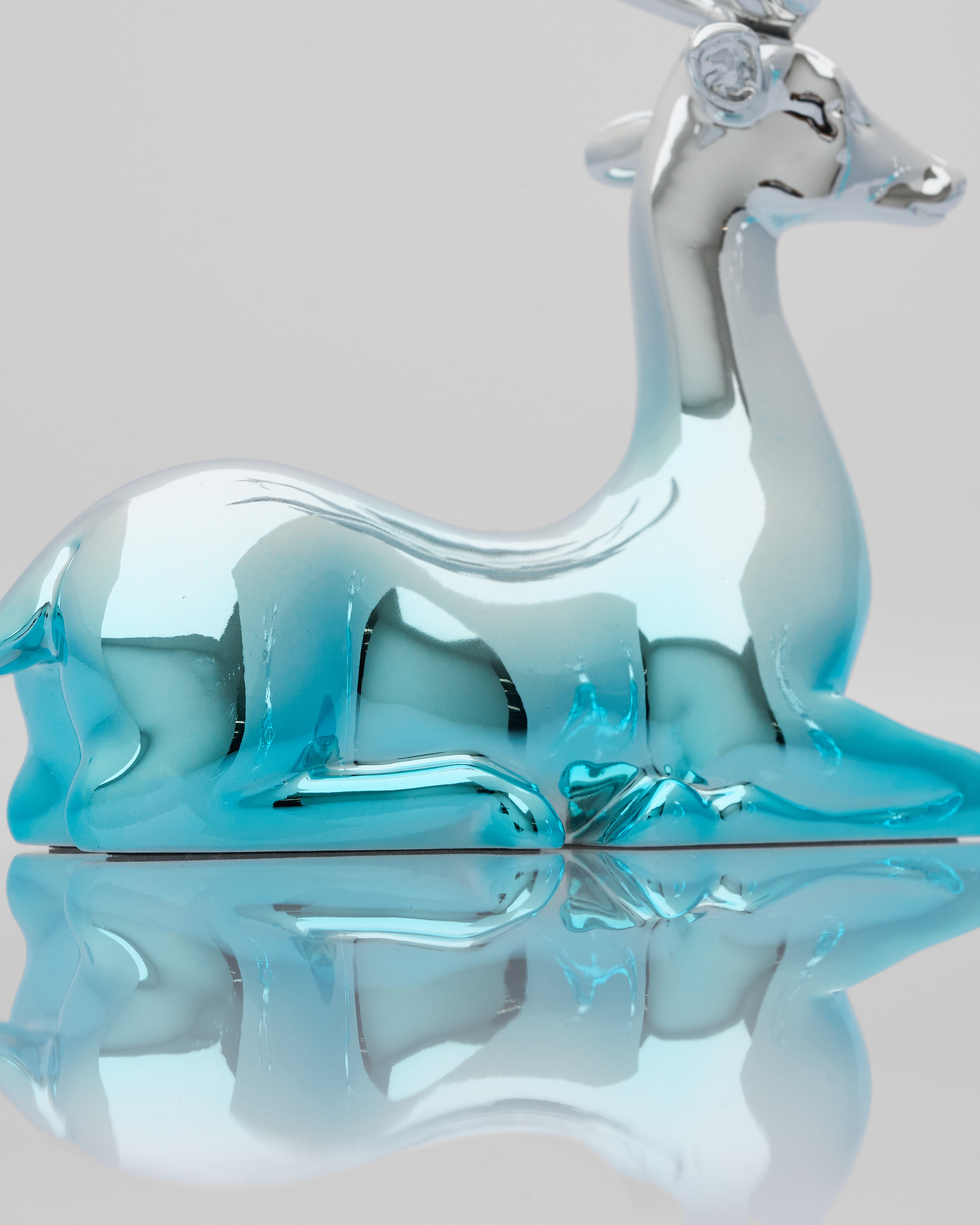 Close-up of Dual Desert Deer Decor detailing premium resin texture and color finish