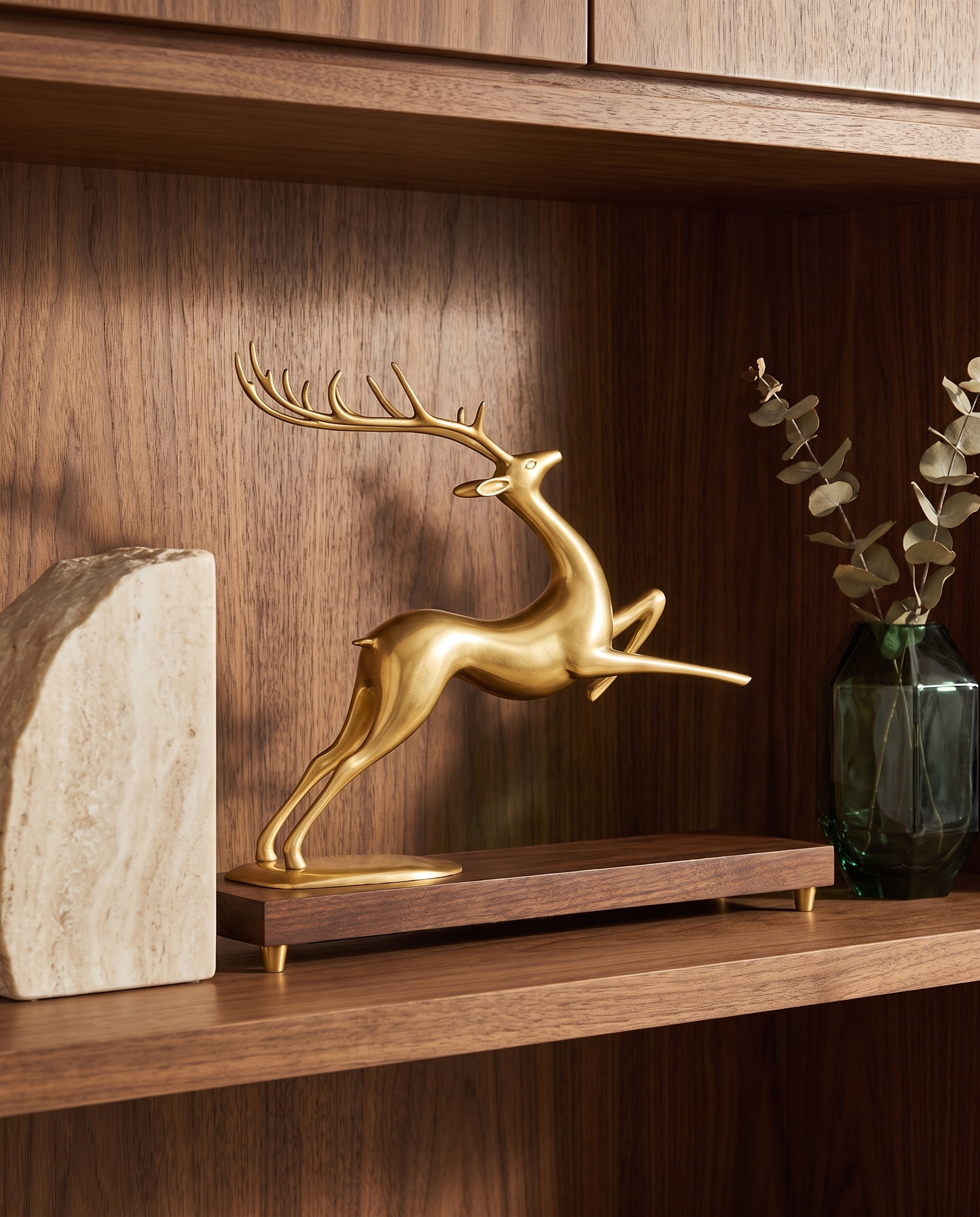 Dynamic Deer Decor
