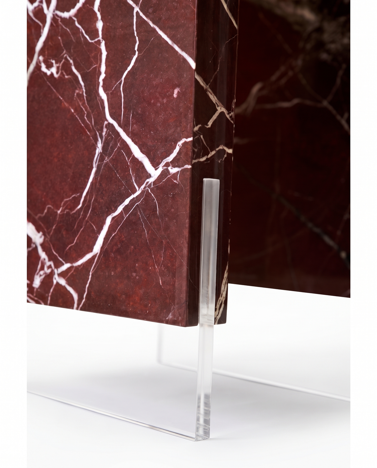 Petram Air Pedestal - Transparent Maroon