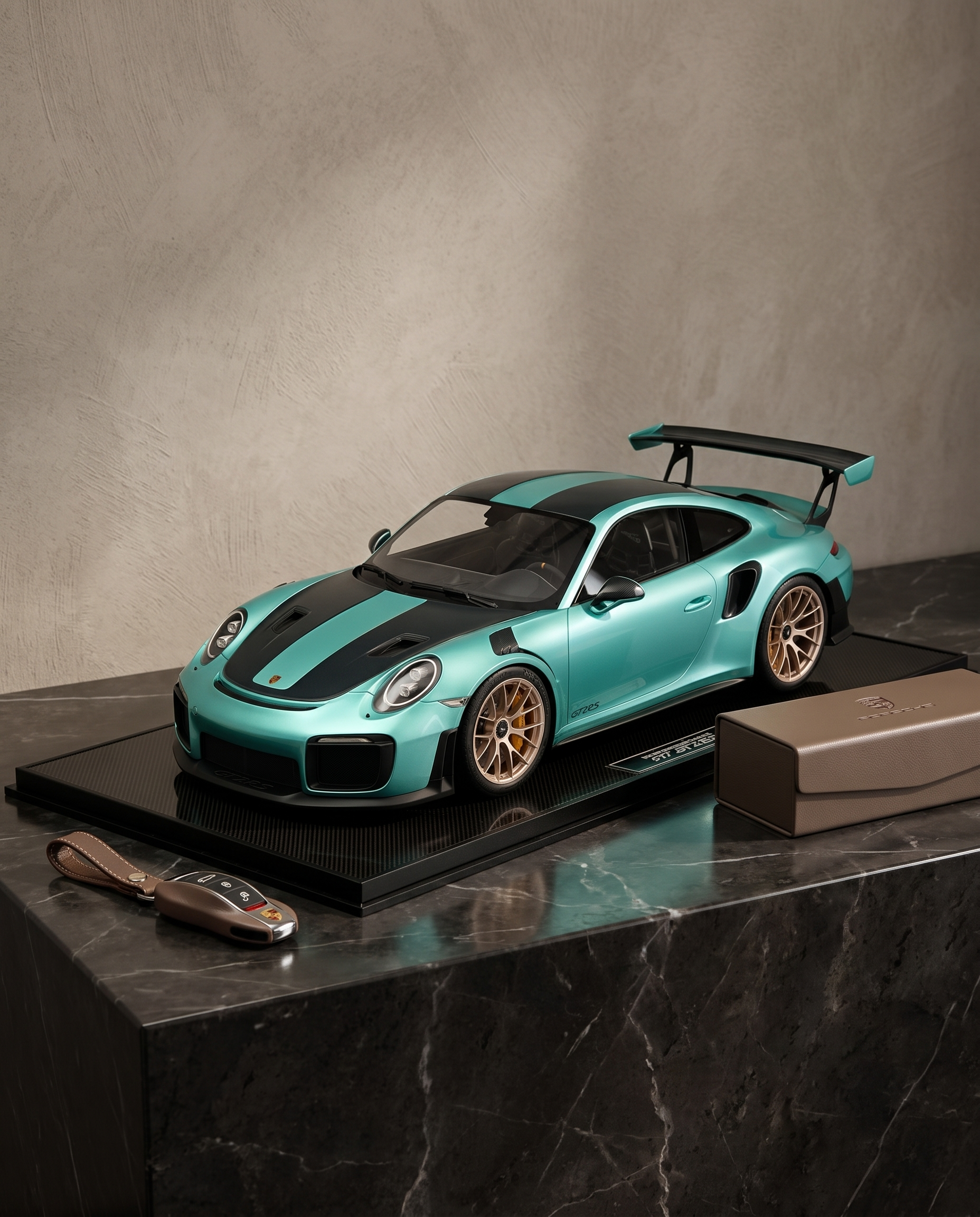 Porsche GT2RS Mint Green - Limited Edition (19/20) 1:8 Scale Model