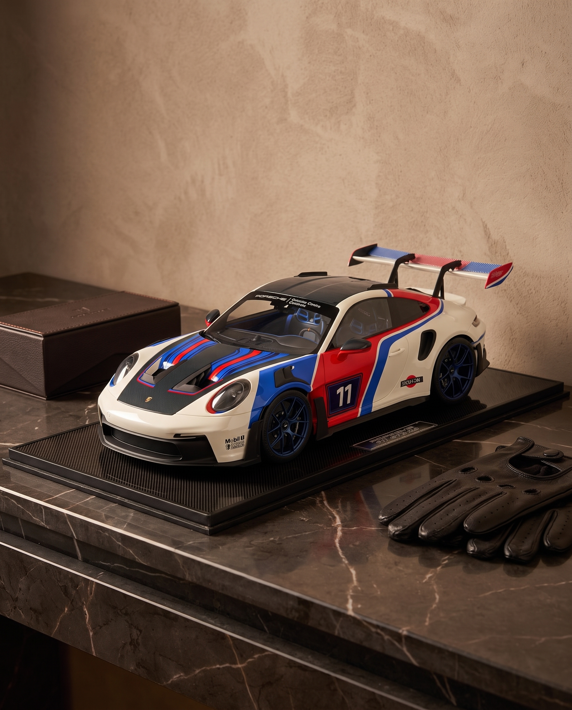 Porsche 911 GT3RS R Edition - Limited Edition (18/20) 1:8 Scale Model