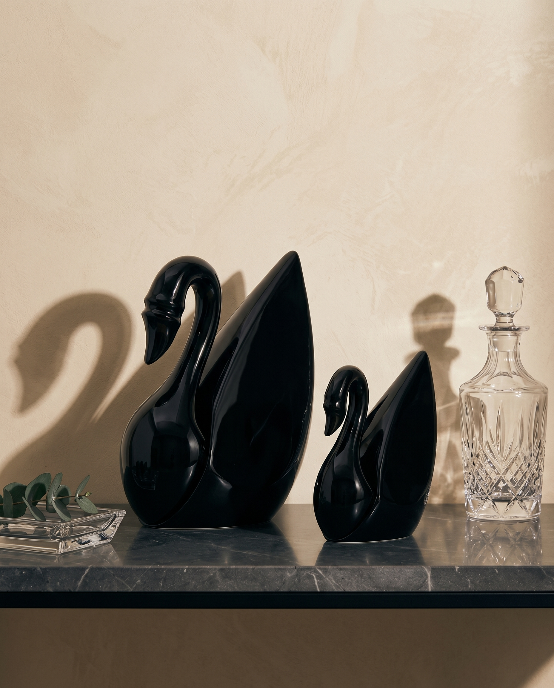 Crystal Noir Twin Swan Decor