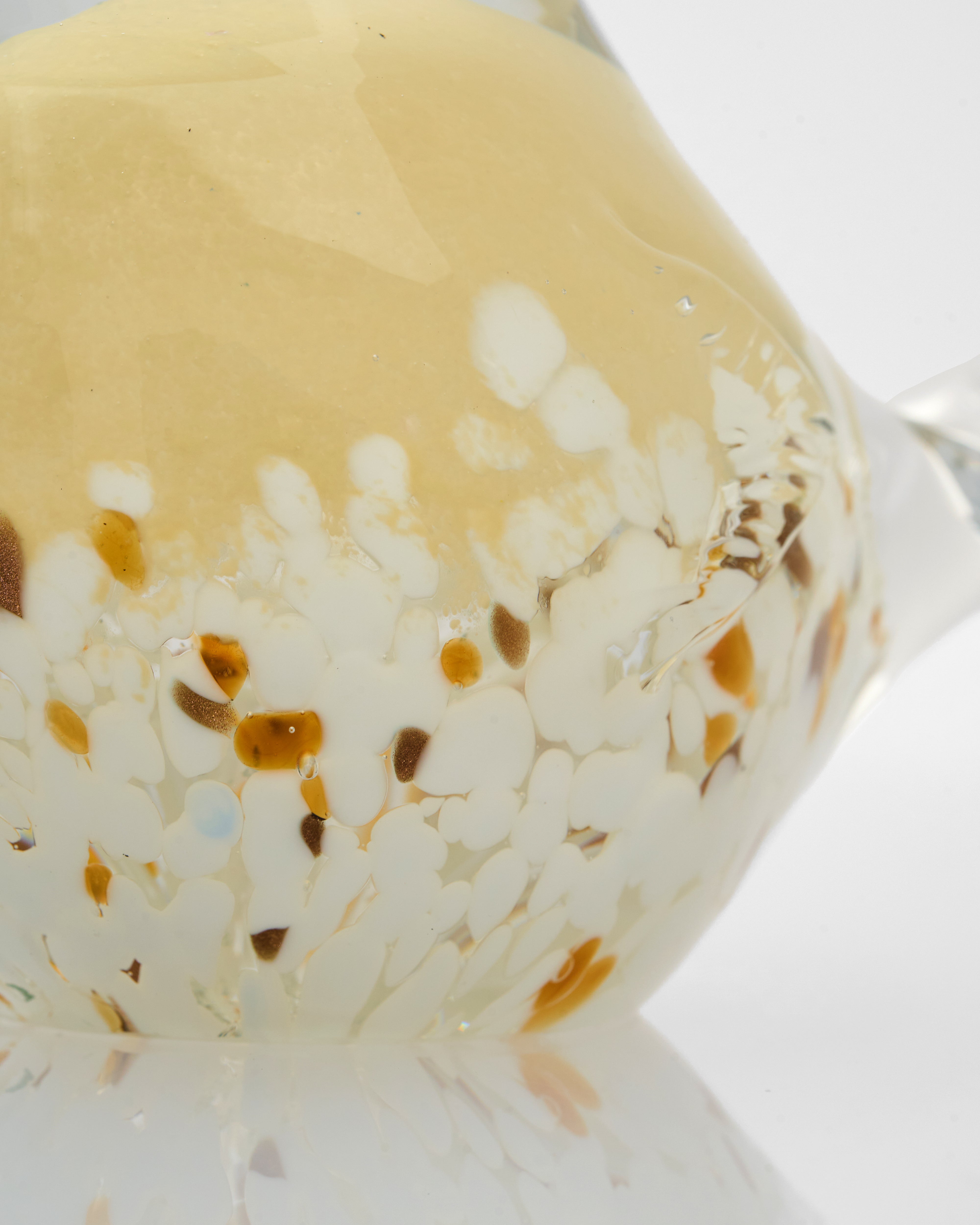 Detailed view of triplets birds decor emphasizing elegant contours and luxury finish