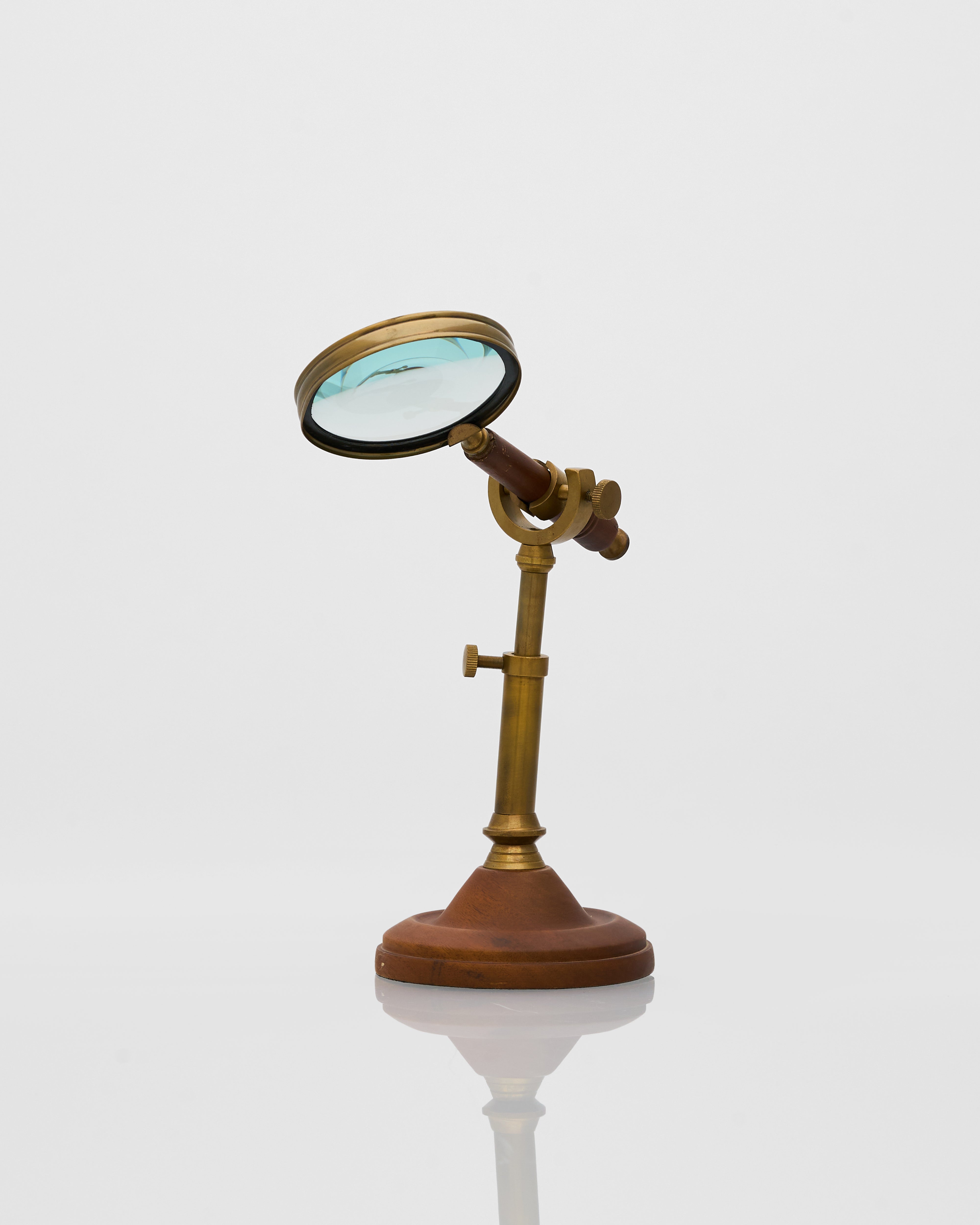 Side view of vintage adapt magnifier decor highlighting elegant form and premium detailing