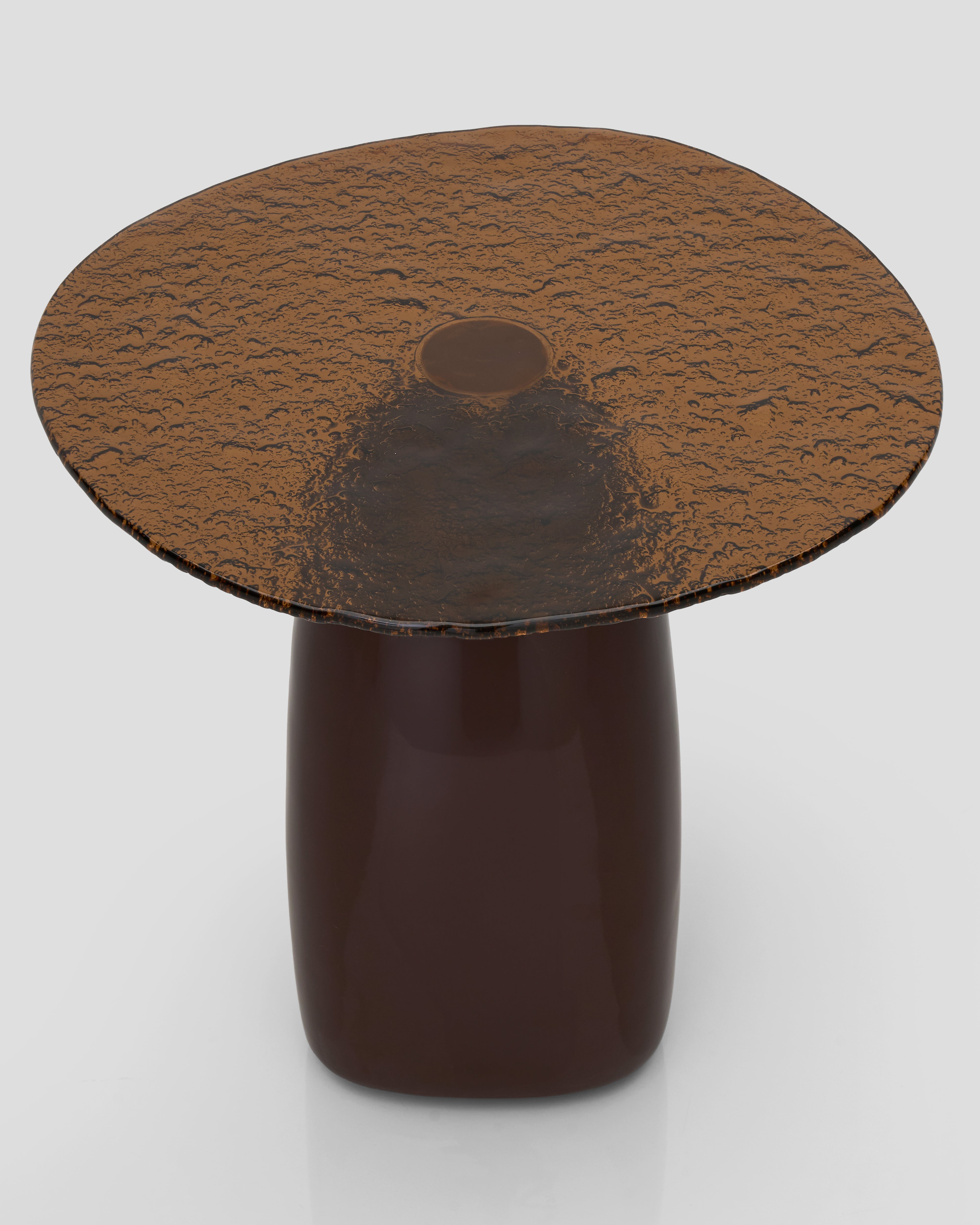 Close-up of Wave Marble Side Table detailing marble texture and high-quality craftsmanship