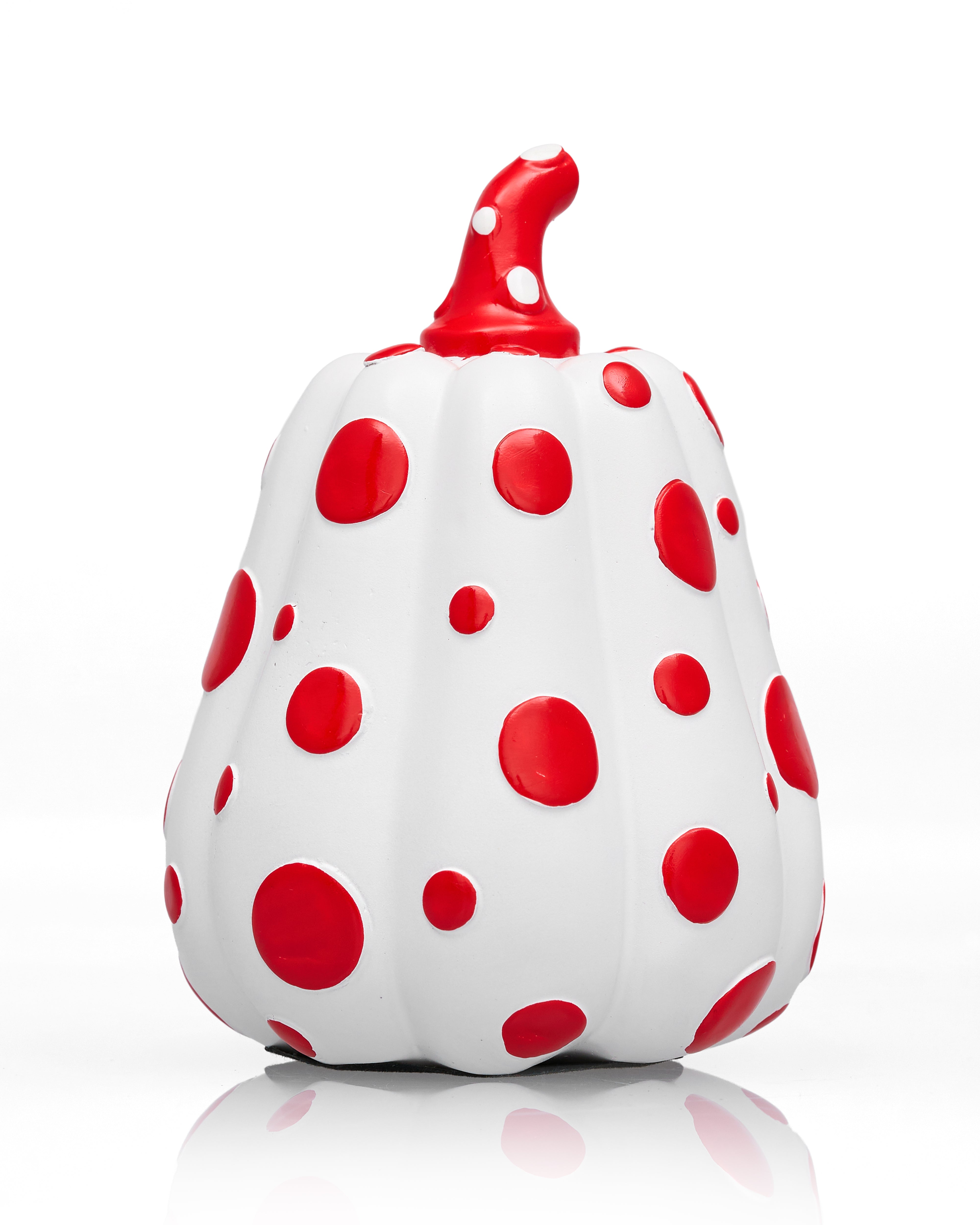 Blanco Dotted Decor