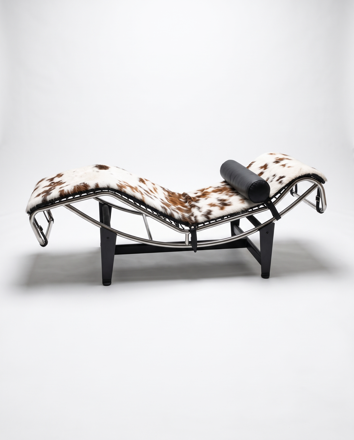Corbusier Curve Lounge Chair