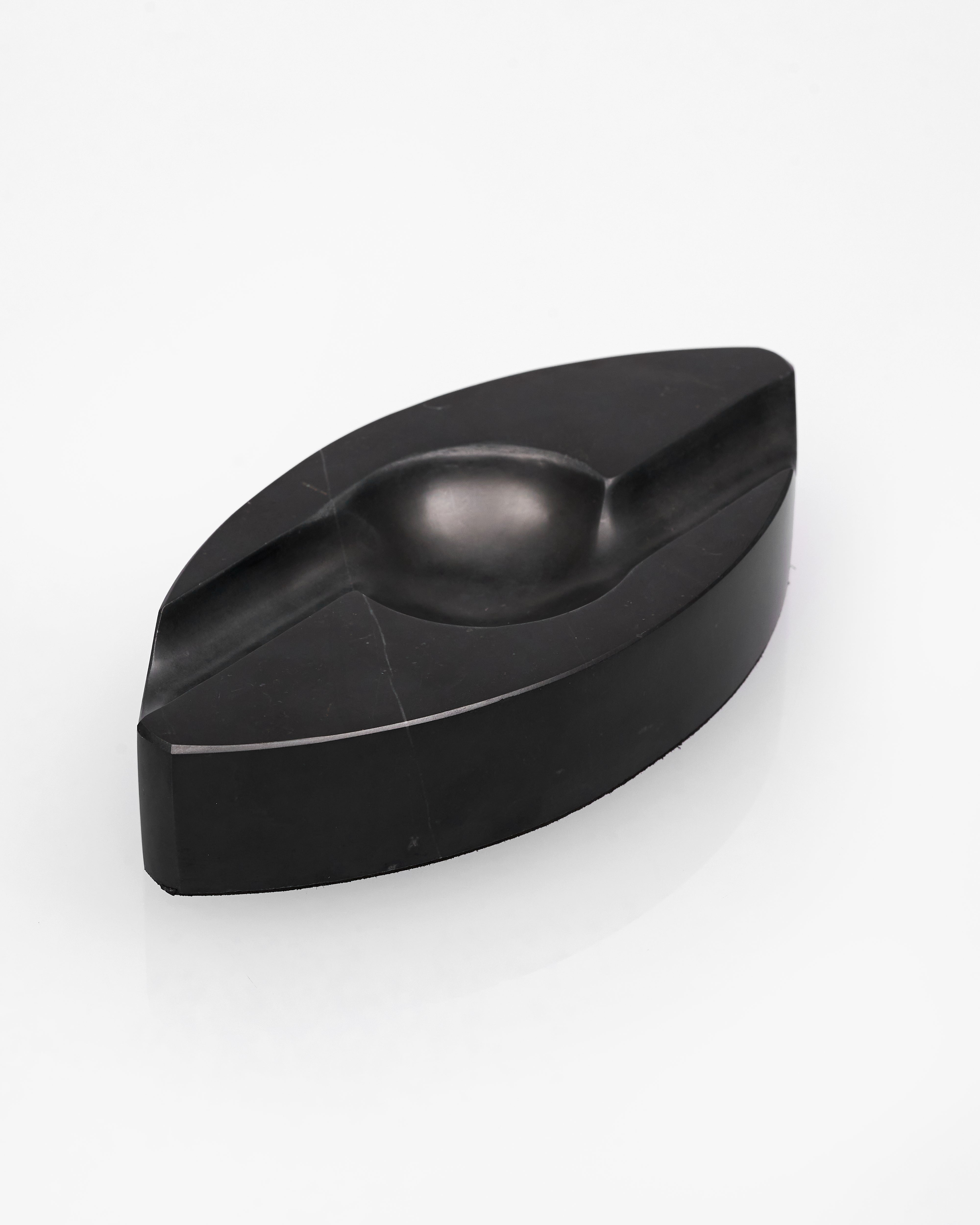Oak Oval Black Marble Ashtray