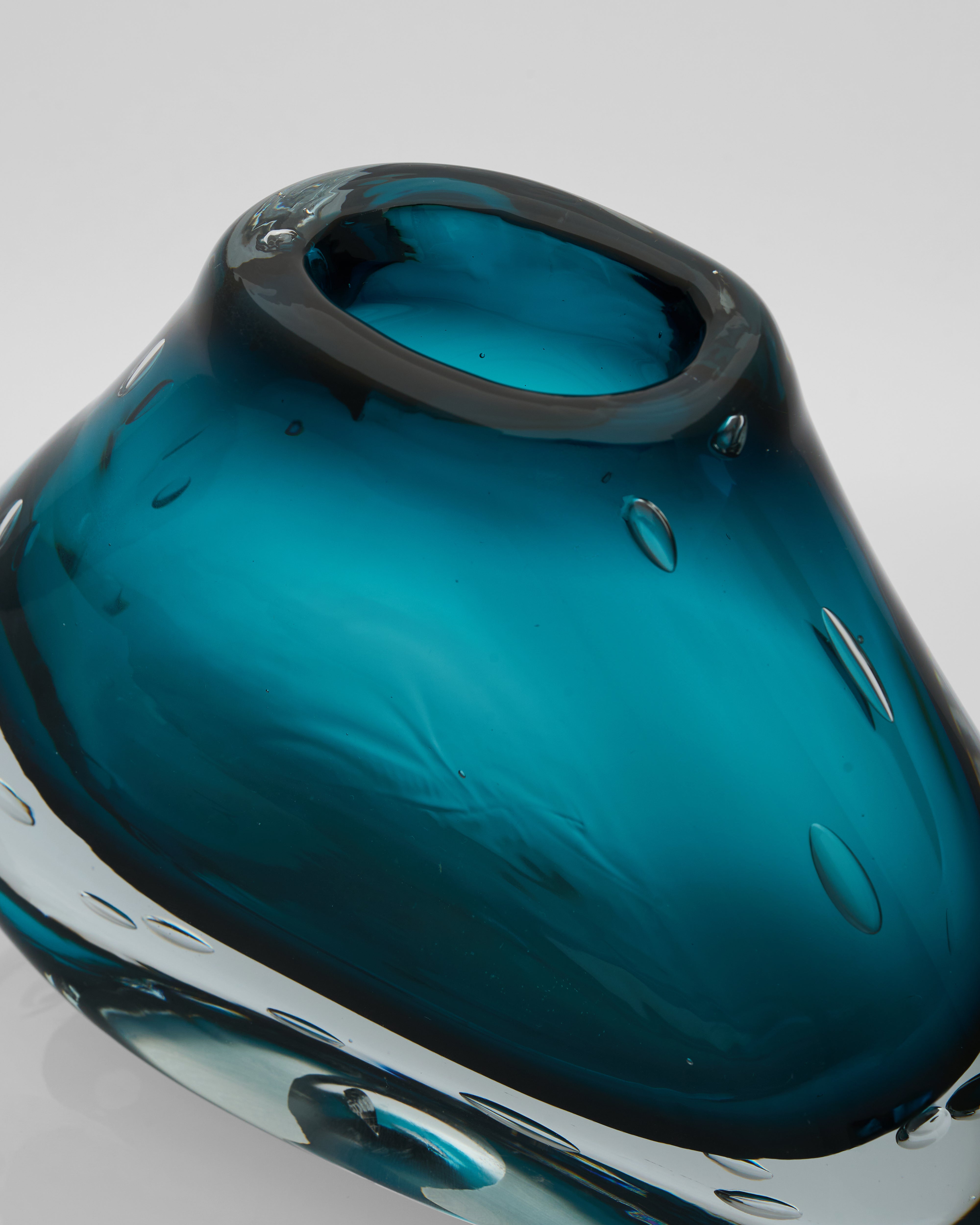 Elegant Freeform Vase Set - Navy Blue