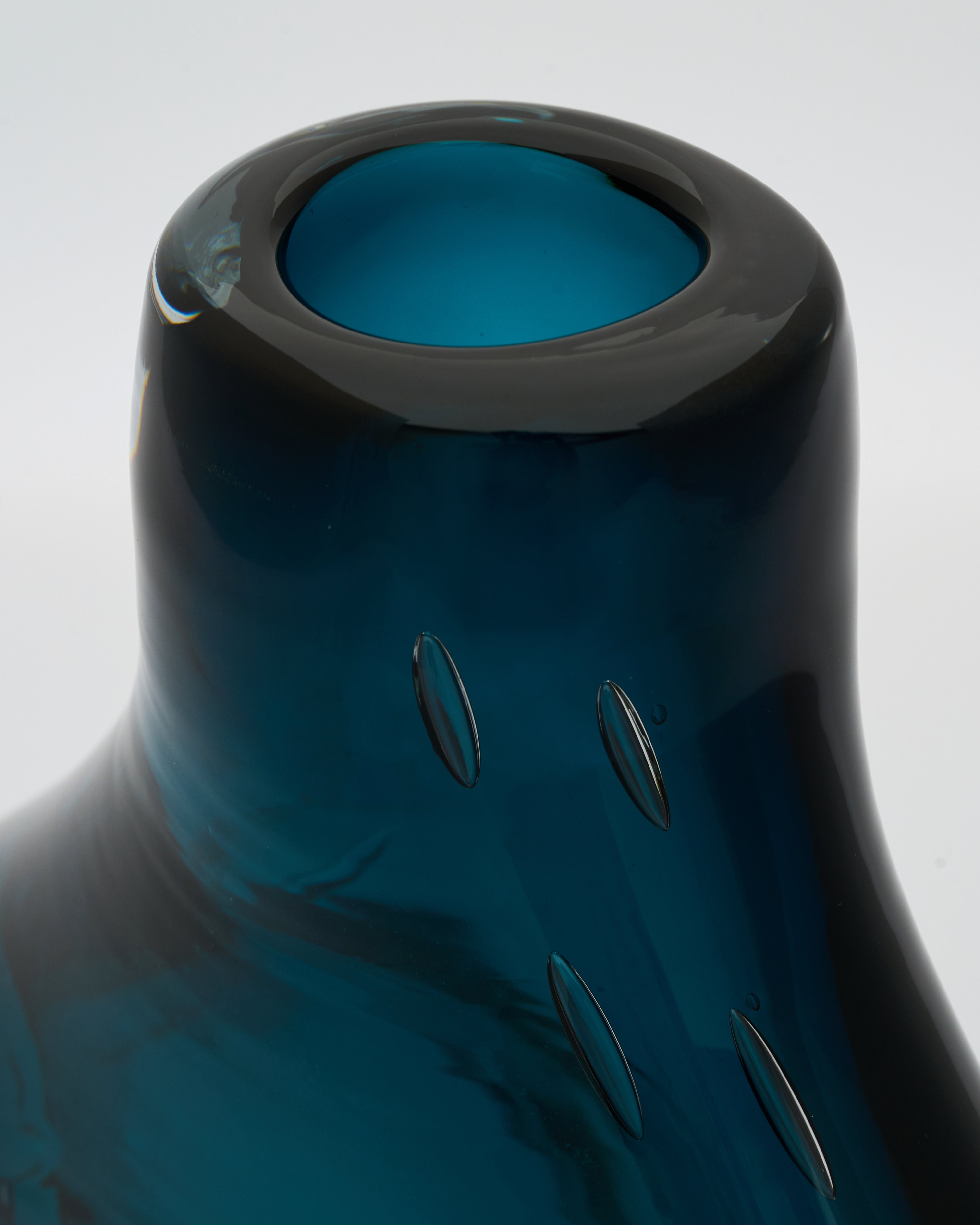 Elegant Freeform Vase Set - Navy Blue