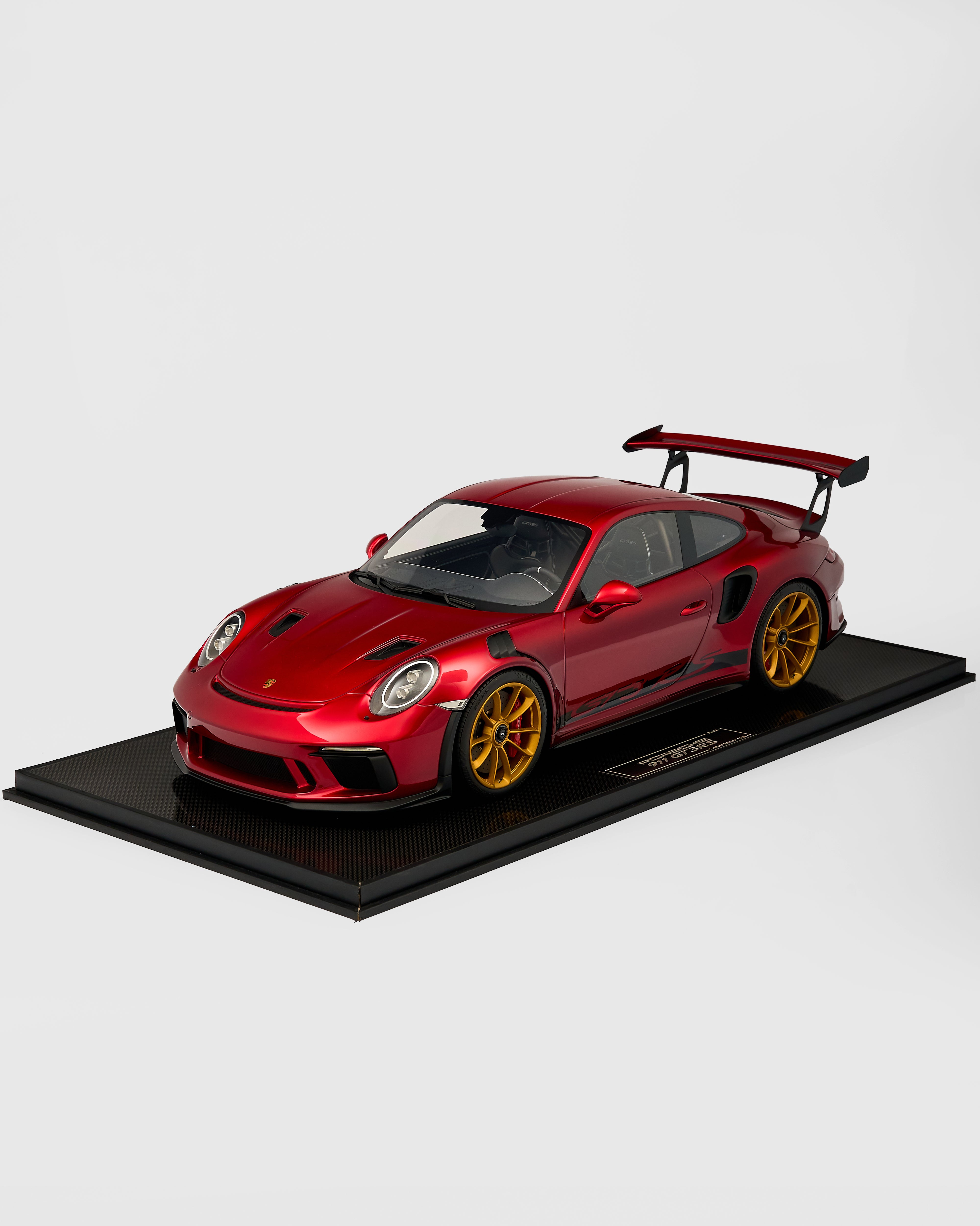 Porsche 911 GT3RS Guards Red with Golden Wheels (11/50) 1:8 Scale Model