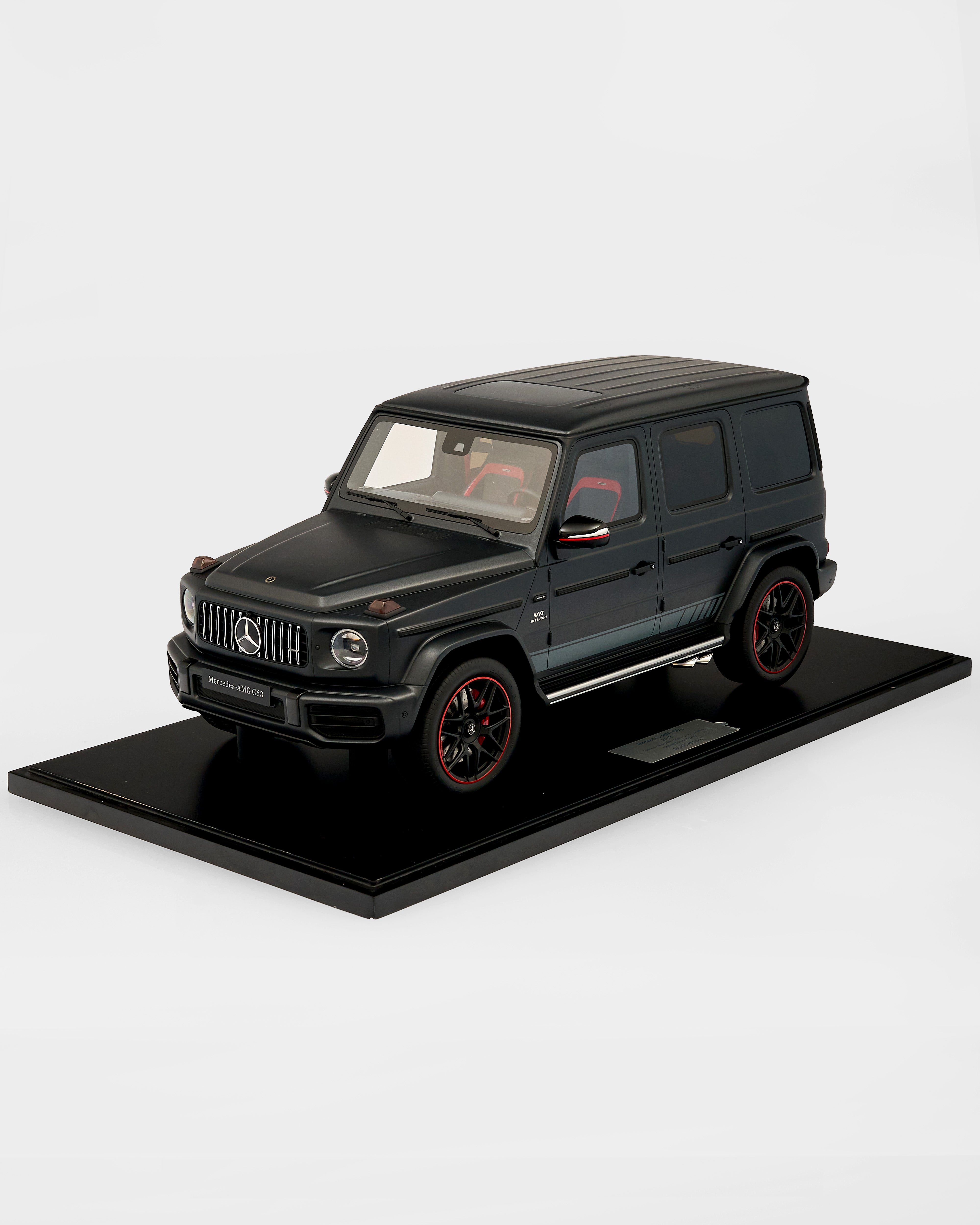 MINICHAMPS Mercedes AMG G63 2018 Edition(02/99) Matte Black 1:8 Scale Model