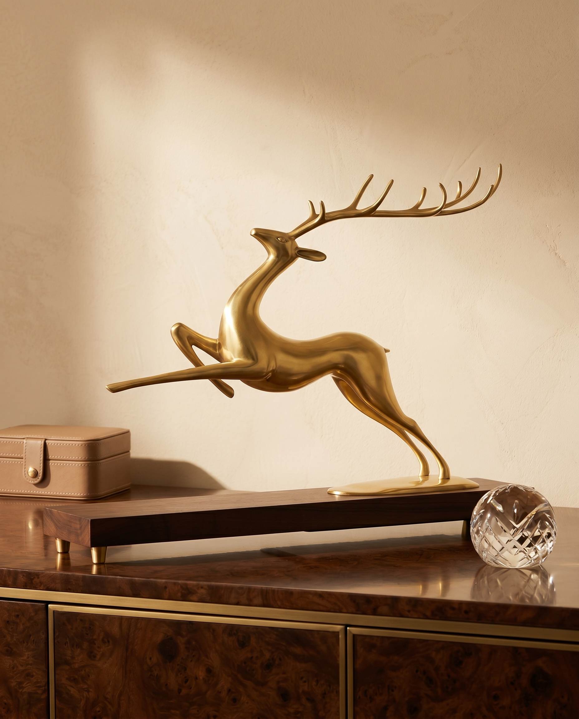 Dynamic Deer Decor