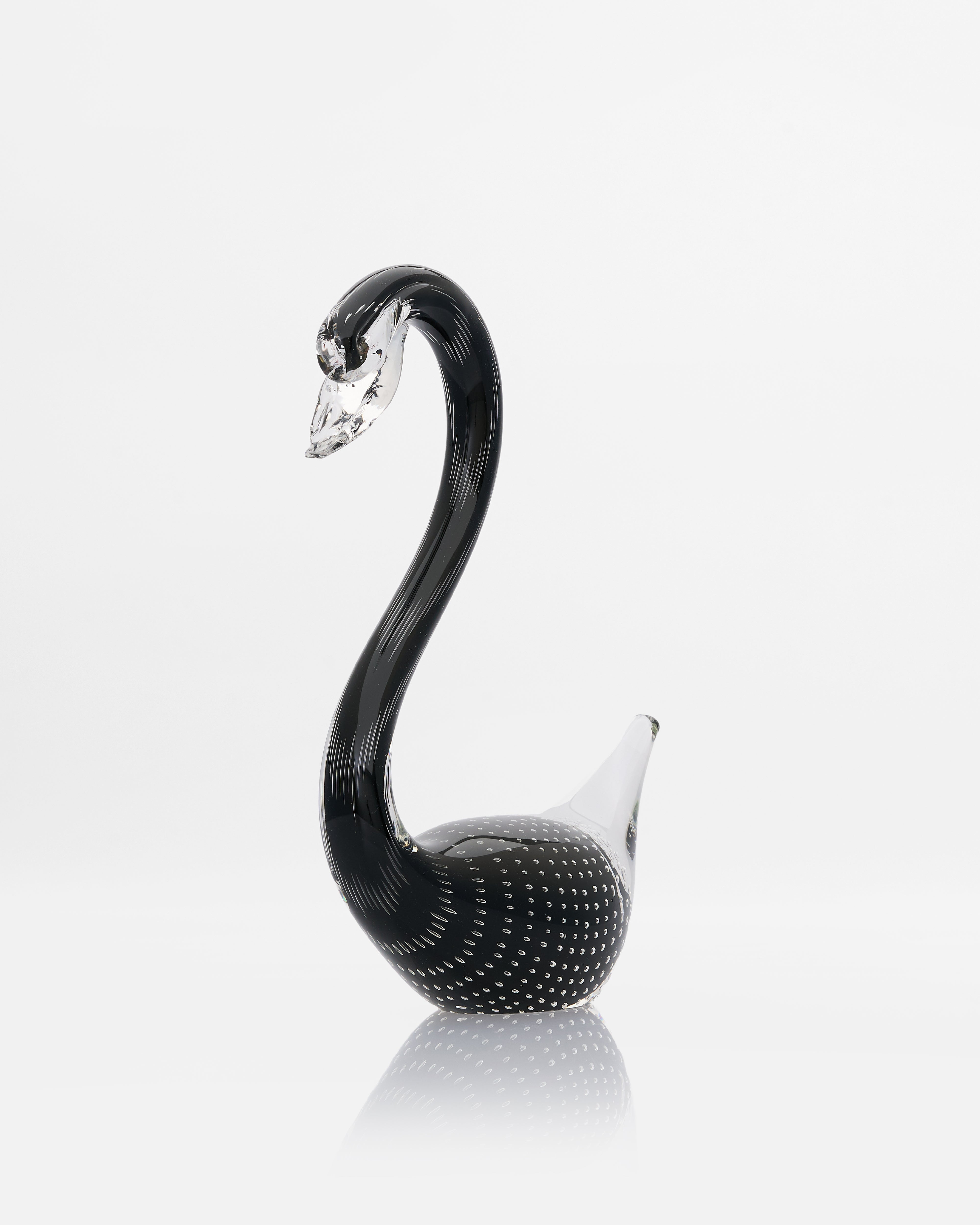 Nuvia Swan Decor luxury home accent featuring elegant glass swan sculpture with refined craftsmanship

