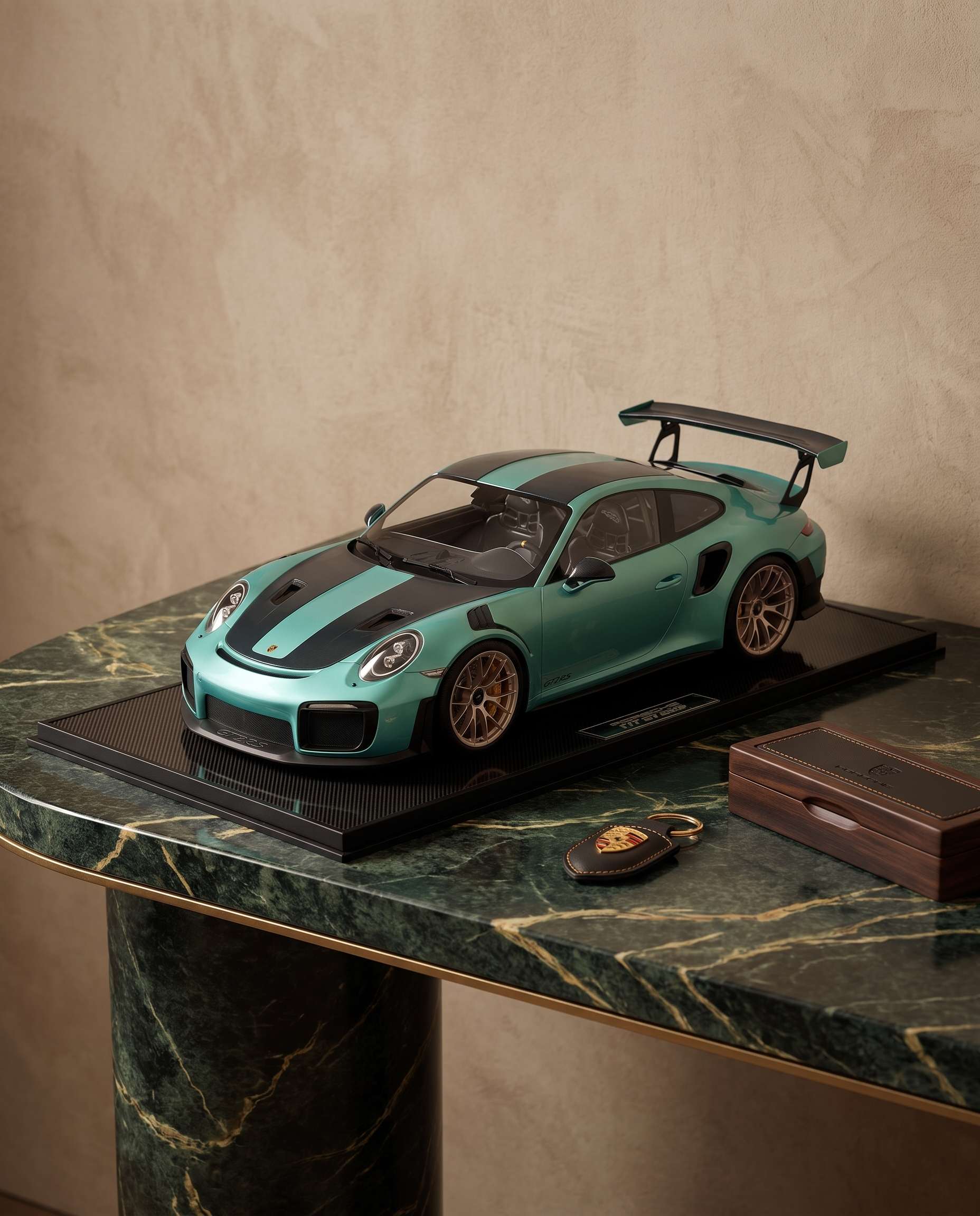 Porsche GT2RS Mint Green - Limited Edition (19/20) 1:8 Scale Model