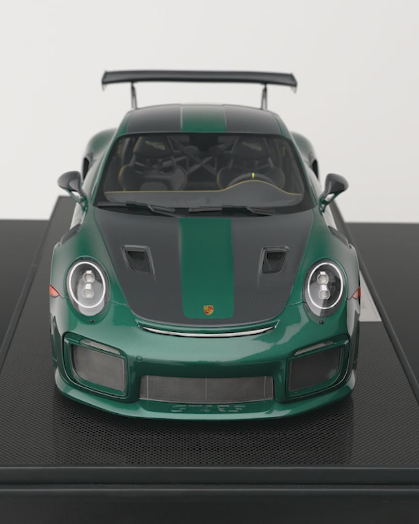 Porsche 911 GT2RS Irish Green Limited Edition(03/20) 1:8 Scale Model